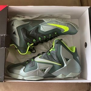 Lebron XI Men’s size 12